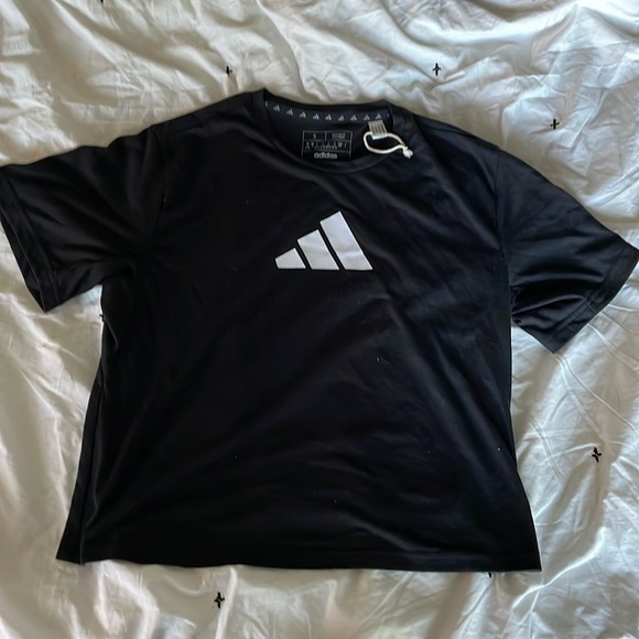 NWOT Adidas Black Cropped Boxy Performance Logo Tee size Small Sporty - Picture 1 of 7